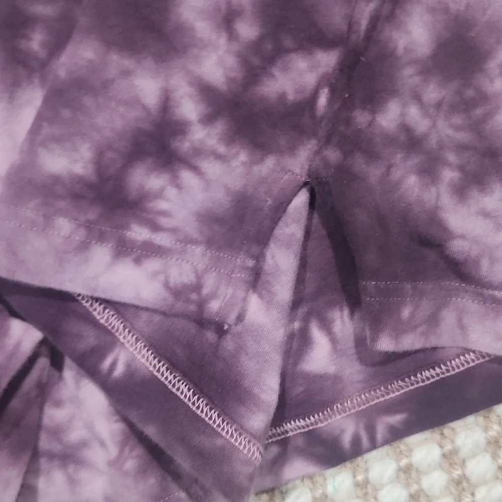 PINK Victoria's Secret Purple Tie-Dye Short Sleeve Notch Neck Tee - Picture 6 of 7
